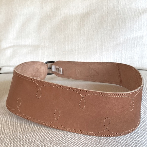 Arrivanto Vintage Brown Leather Brown Belt Medium With Golden Buckle For Ladies - Picture 8 of 10